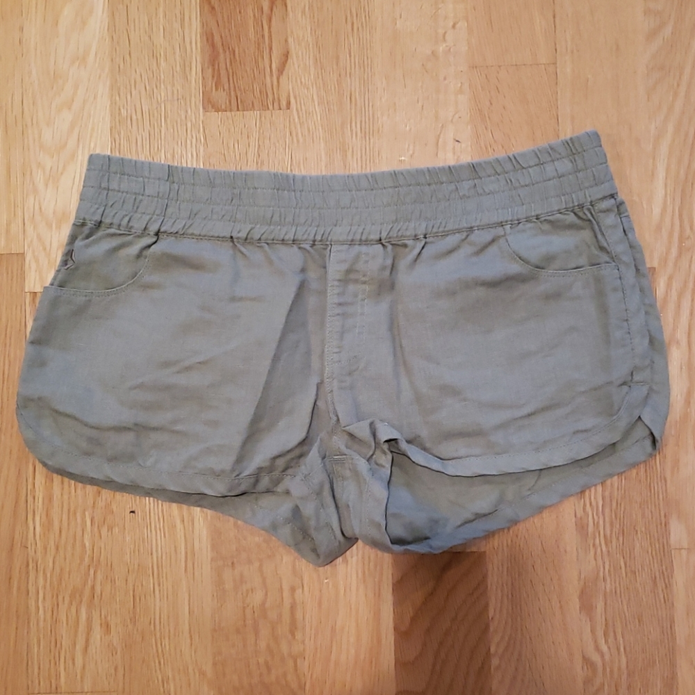 EUC Volcom Linen Short Shorts (Small)
